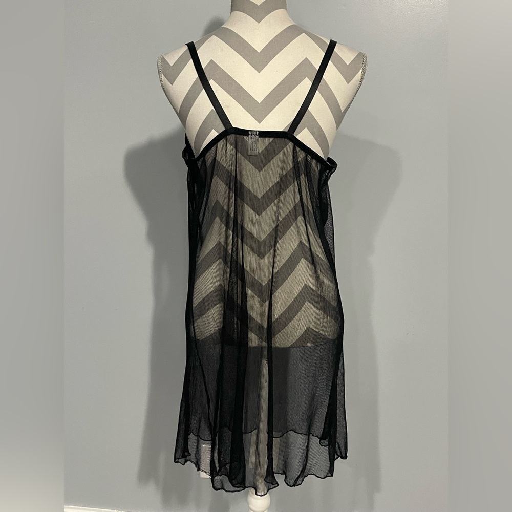 Elegant Black Sheer Chemise - Picture 5 of 9